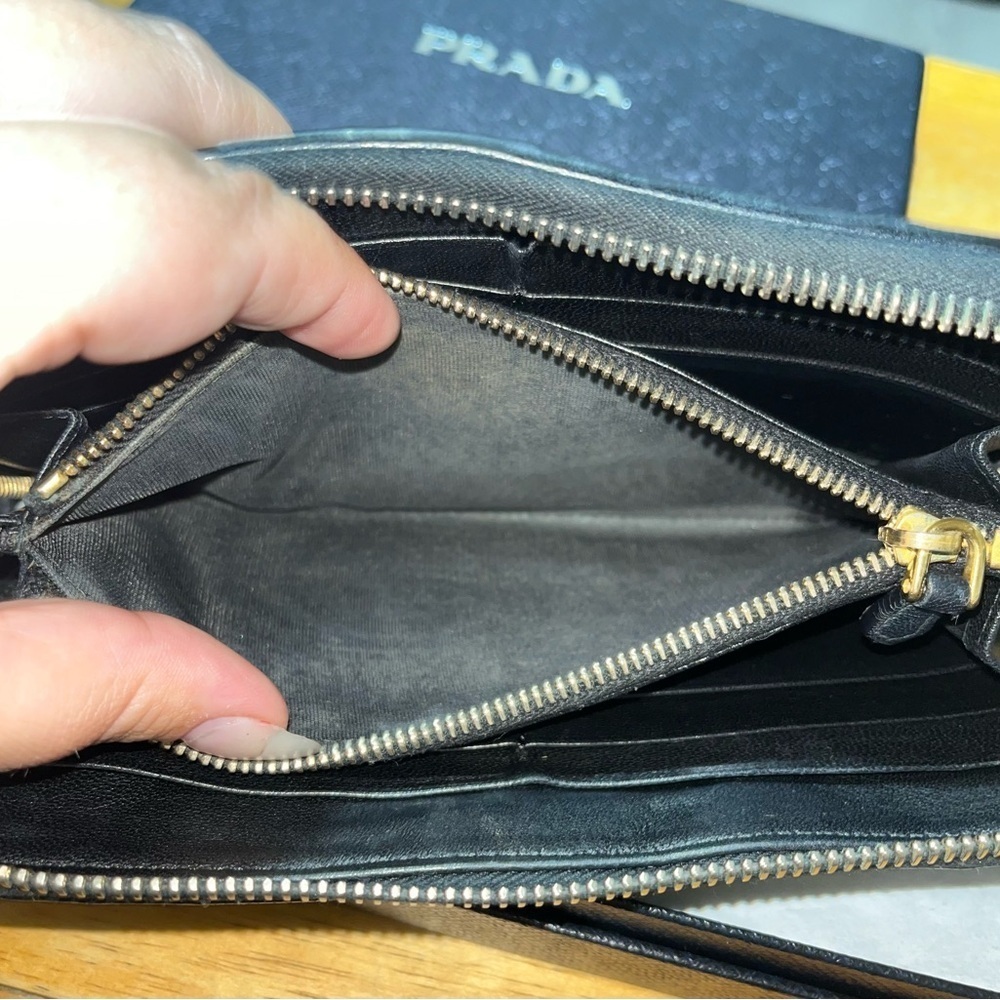 PRADA Milano PRADA Nappa Gaufre Black Leather Nero Zip Around Long Wallet - Picture 12 of 14